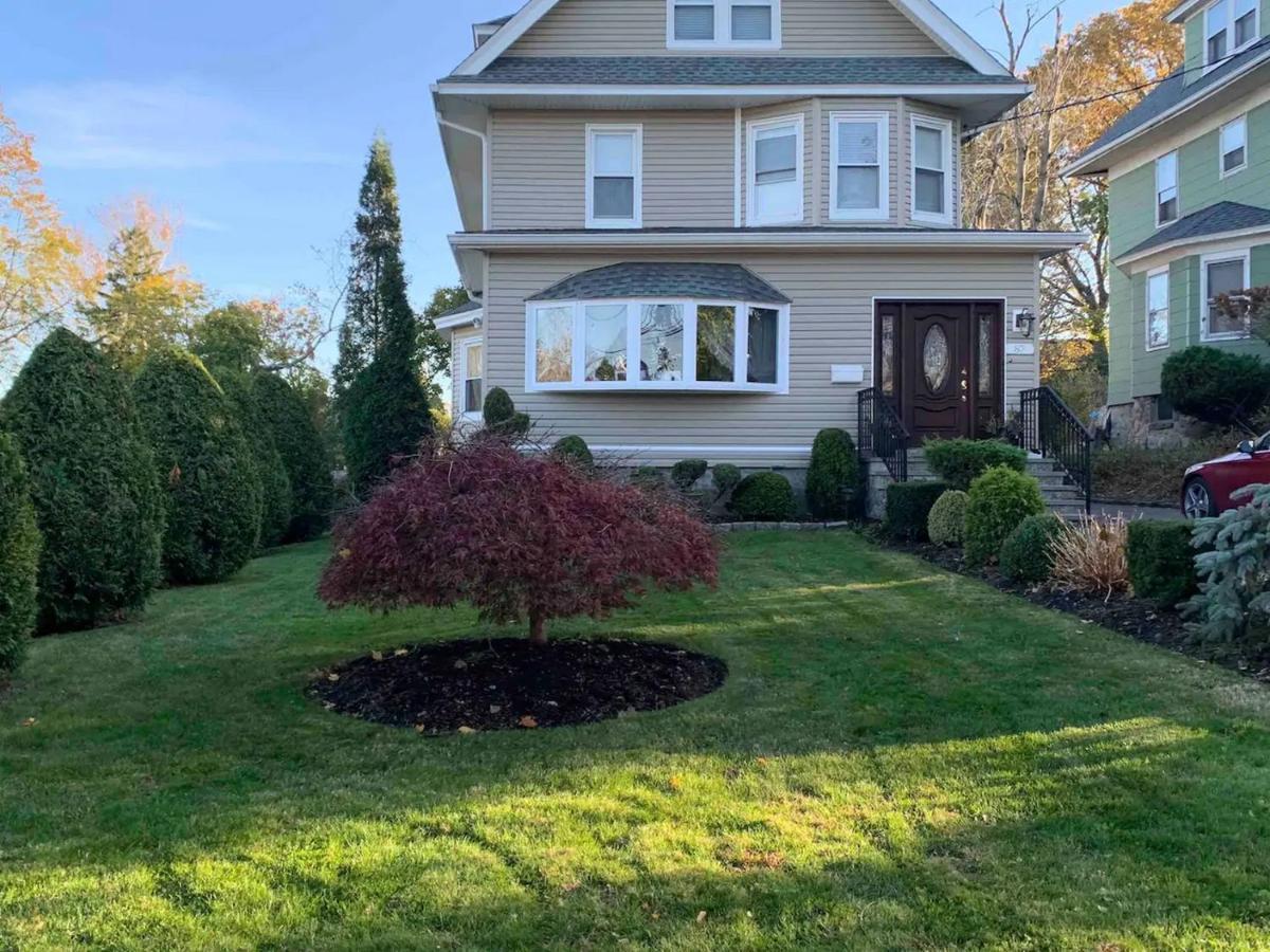 Historical Neighborhood Home New Rochelle Exterior photo